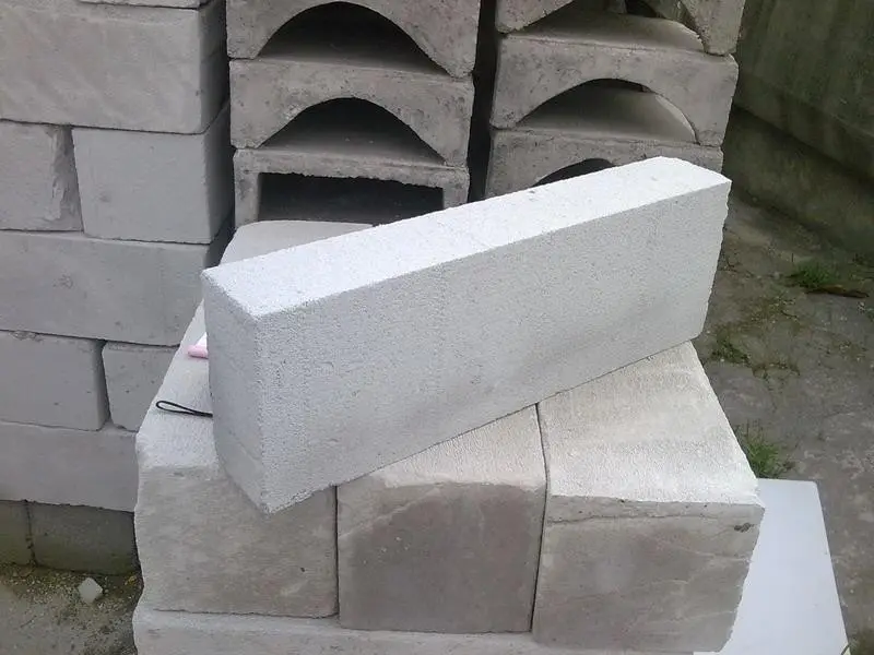 農(nóng)村自建房用輕質(zhì)磚。